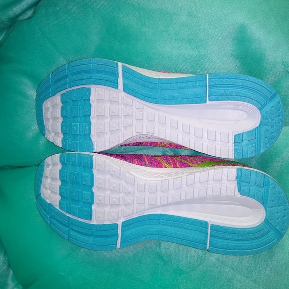 Women sneakers - Picture 1 of 3